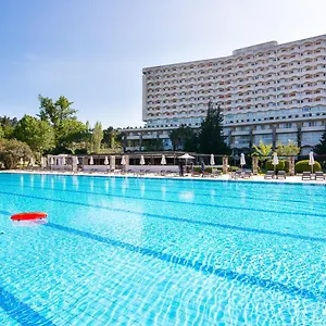κάντε κράτηση εδώ