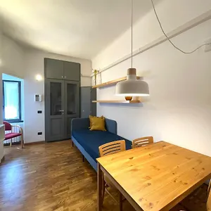 Easy - And Navigli Milão