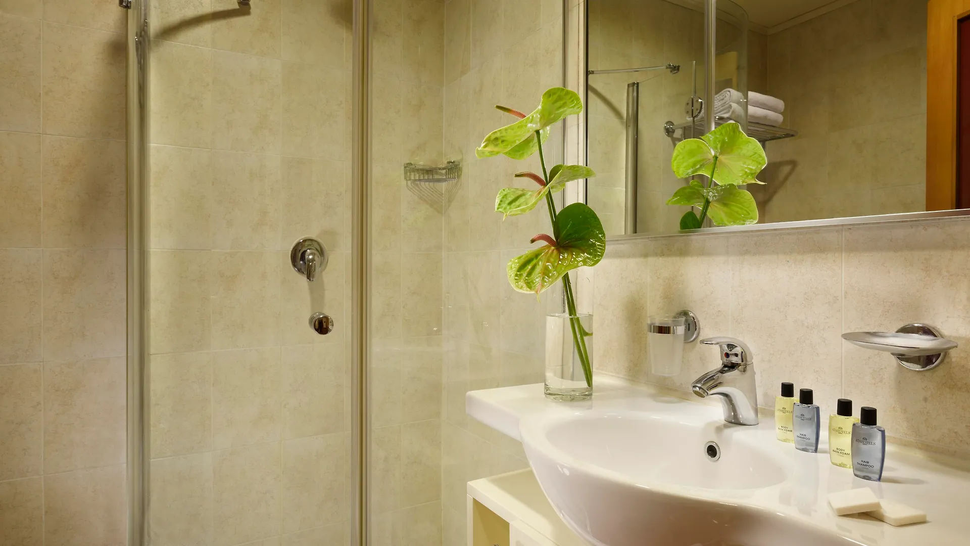 UNAWAY Hotel&Residence Quark Due Milano 4*,