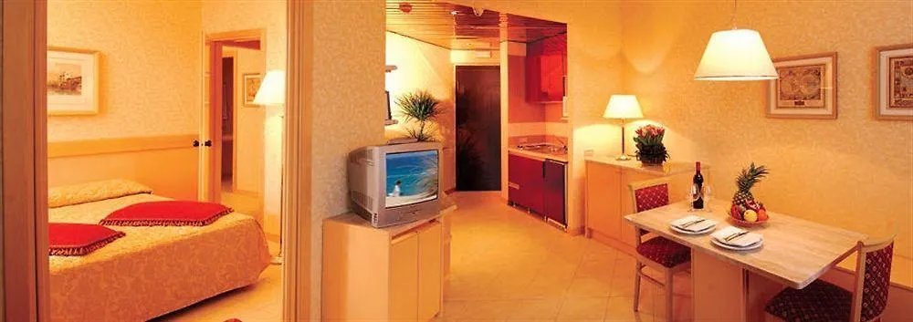 UNAWAY Hotel&Residence Quark Due Milano 4*,