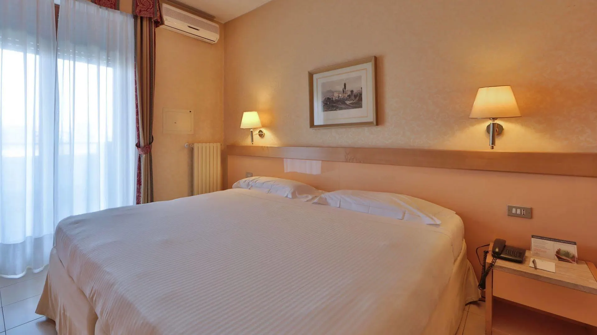 UNAWAY Hotel&Residence Quark Due Milano 4*,  Italia